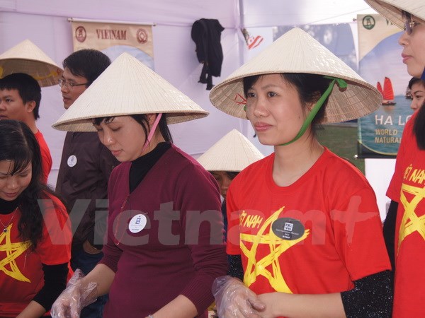 Vietnam creates deep impression at International Charity Bazaar